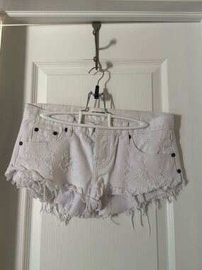 One teaspoon distressed shorts